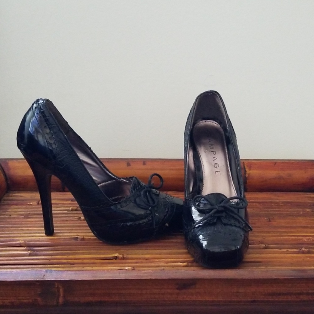 Shoes - Picture 2 of 3